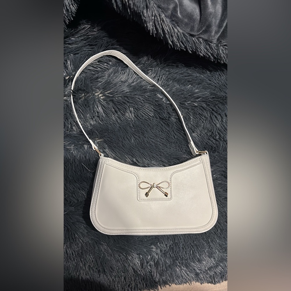 Elegant White Shoulder Bag